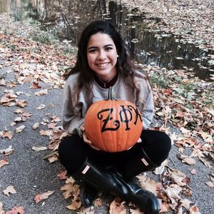 Meet your Posher, Abril